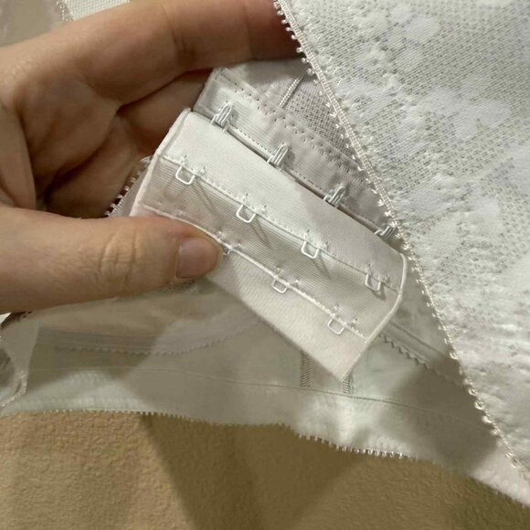 40D white lace bra NWOT - Picture 4 of 5
